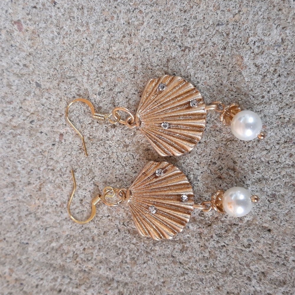 Sea Shell/ Drop Earrings/ Pear/ Rhinestone Detail/ Boho/ Bohemian - Picture 11 of 11